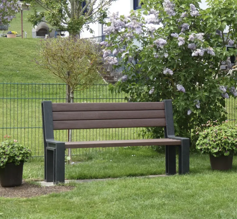 banc-hyde-park-mobilier-urbain-recycle-hanit.webp